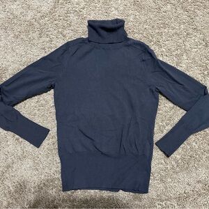 Banana Republic Women's Navy Turtleneck Blouse A-105